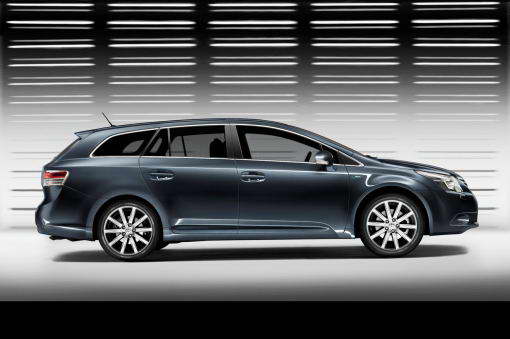 toyota_avensis_2009_dailyautoru_03.jpg