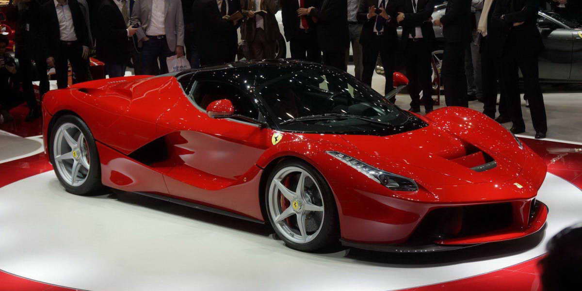 Суперкар Ferrari LaFerrari | Фото и Видео