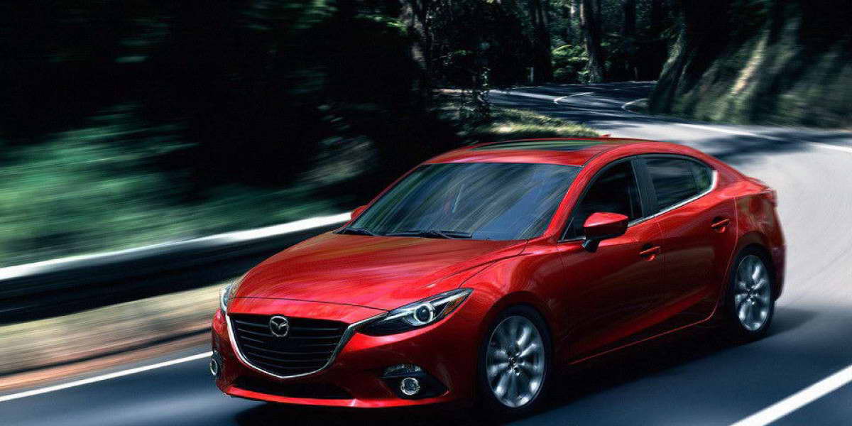 Галерея фотографий седана Мазда 3 2014