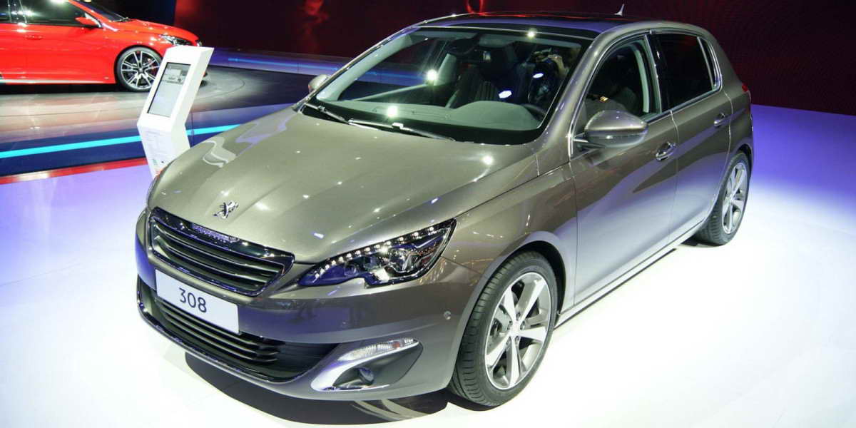 Peugeot 308 2014. Практичный и вместительный