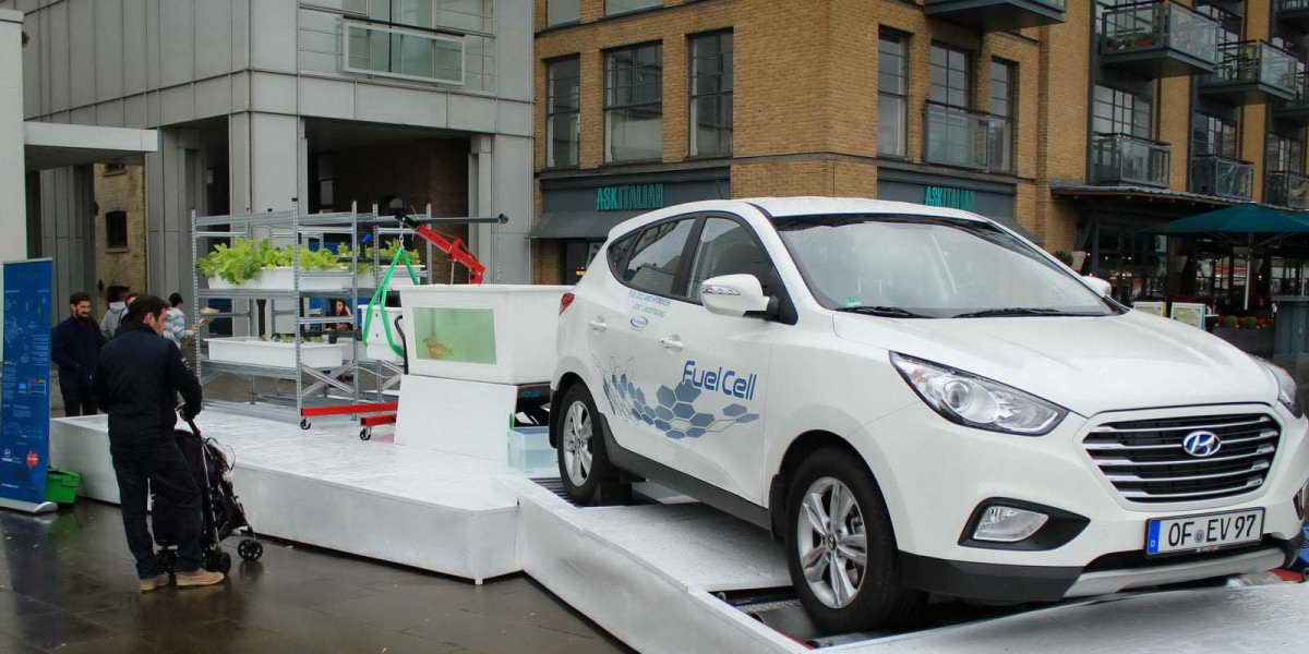 Новый Hyundai ix35 Fuel Cell стал источником воды для биофермы в Лондоне