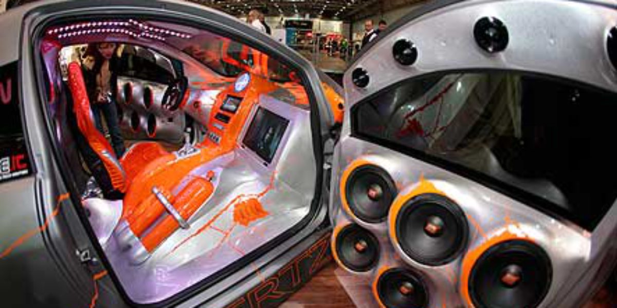 Какие товары для тюнинга автозвука используются?