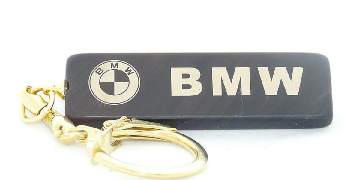 Брелки из обсидиана с логотипами авто